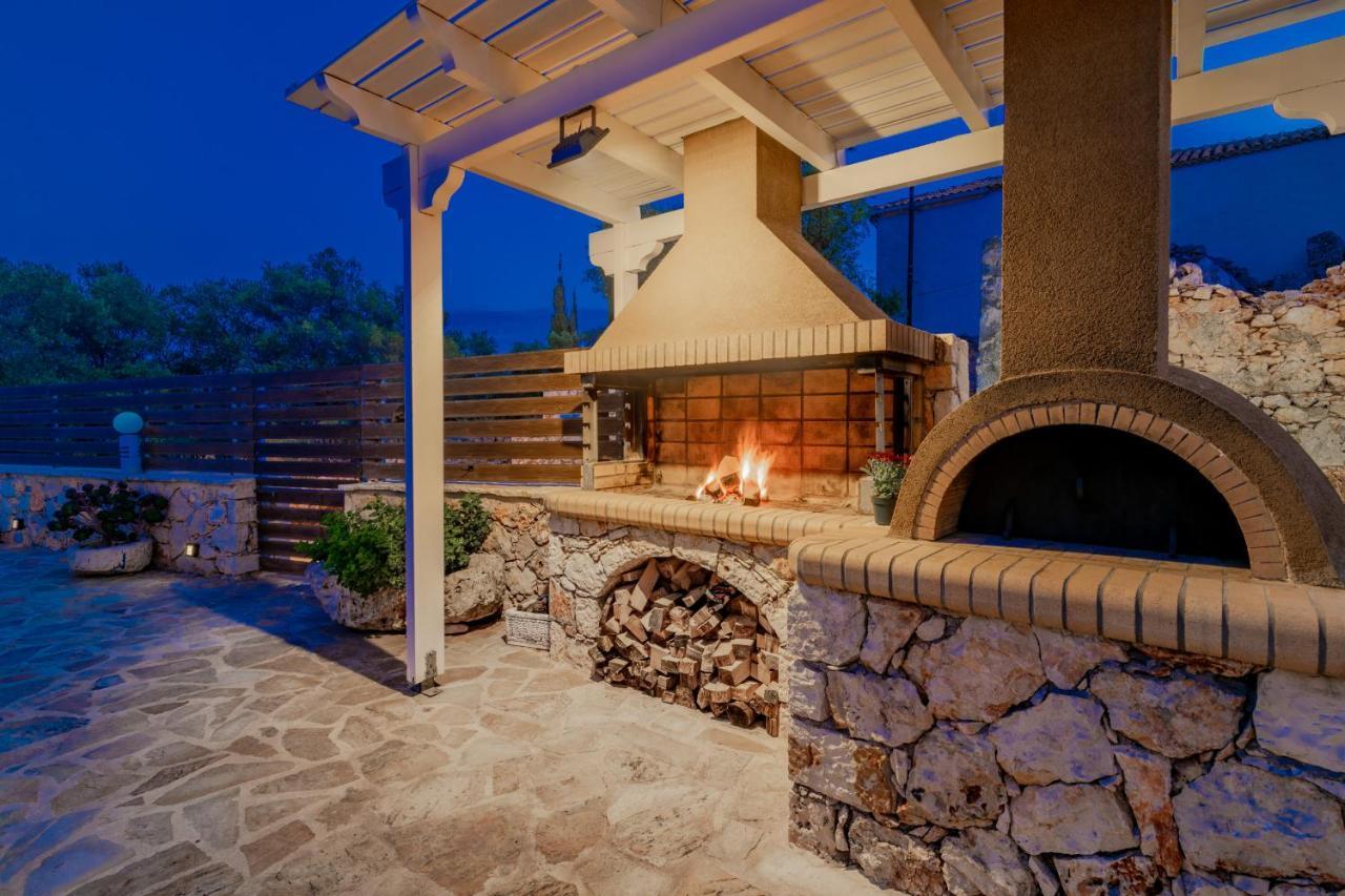 Villa Daniela - Private Pool And Serene Location, By Zantewize Koríthion Exterior photo