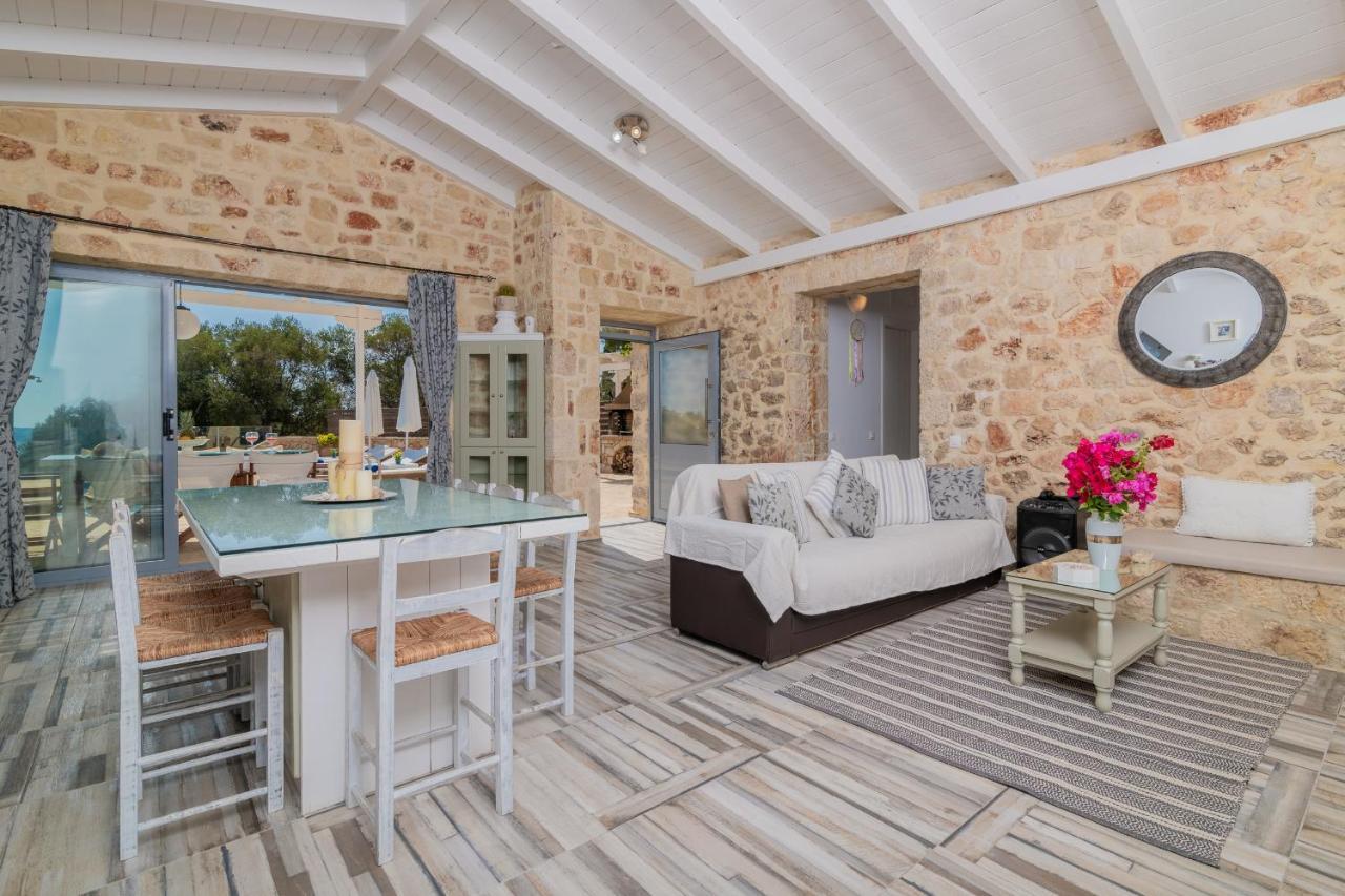 Villa Daniela - Private Pool And Serene Location, By Zantewize Koríthion Exterior photo