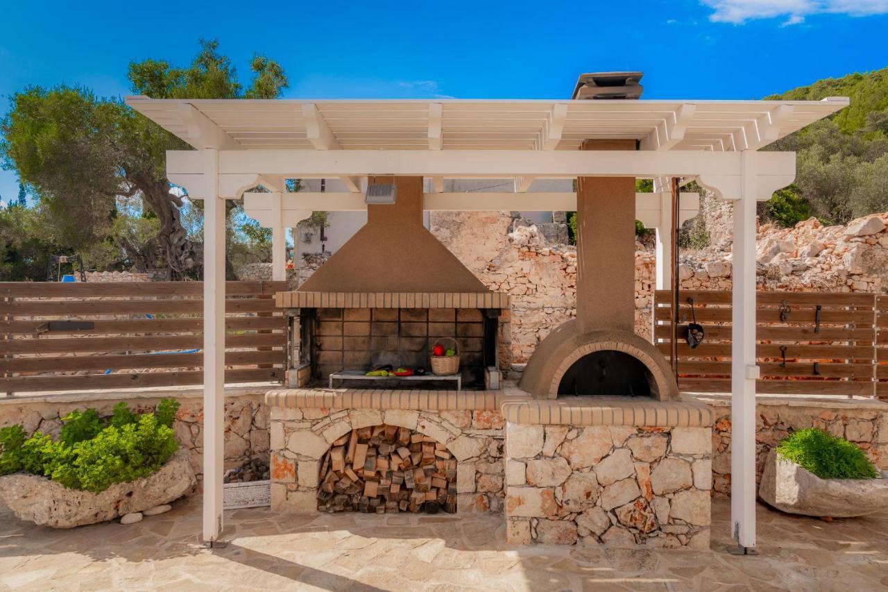 Villa Daniela - Private Pool And Serene Location, By Zantewize Koríthion Exterior photo